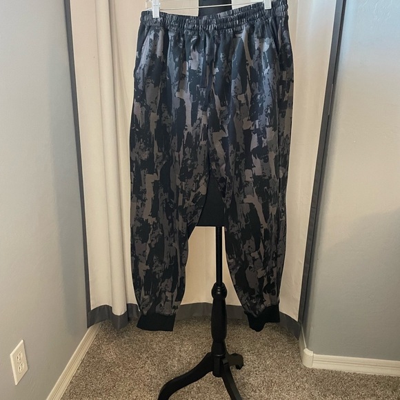 LuLaRoe Pants - 28. LuLaRoe Joggers, Size XL, EUC